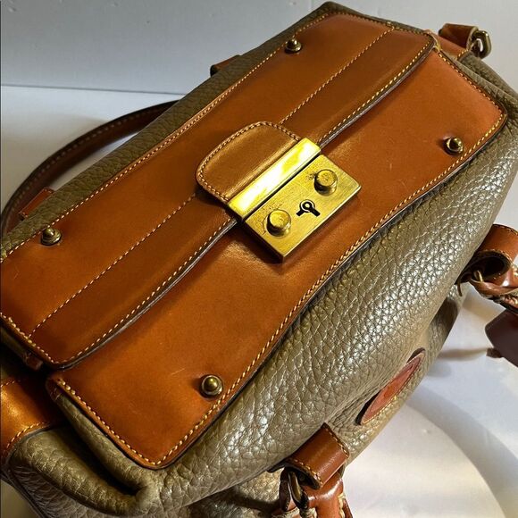 Vintage Dooney & Bourke leather doctor satchel bag w/key, charm & dustbag - Picture 3 of 16